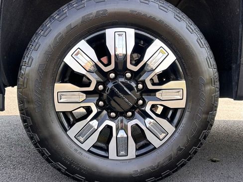 Used 2024 GMC Sierra 2500 Denali w/ Denali Reserve Package image 12