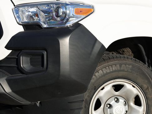 Used 2022 Toyota Tacoma SR image 11