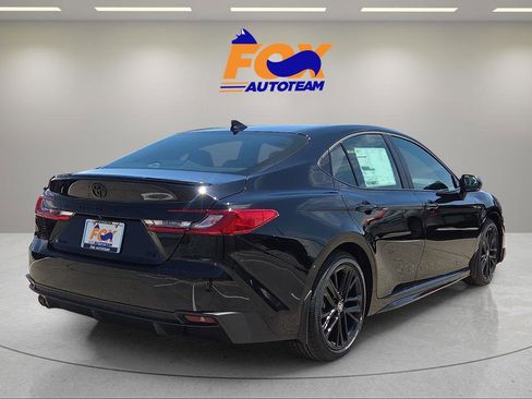 New 2026 Toyota Camry SE FWD image 4