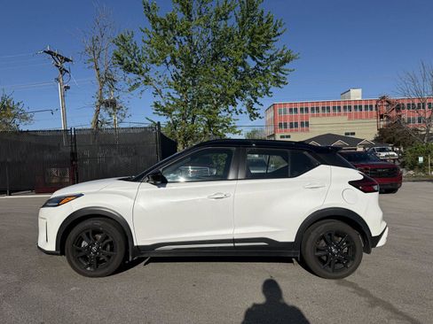 Used 2023 Nissan Kicks SR FWD image 6