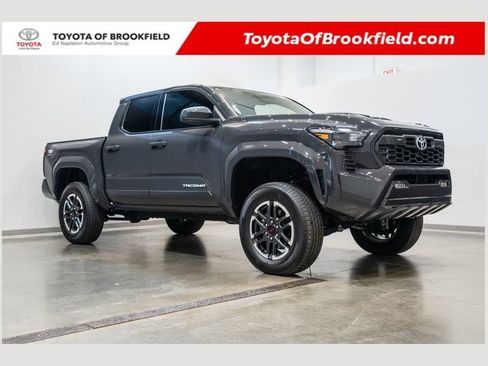 Used 2025 Toyota Tacoma TRD Sport AWD/4WD image 1