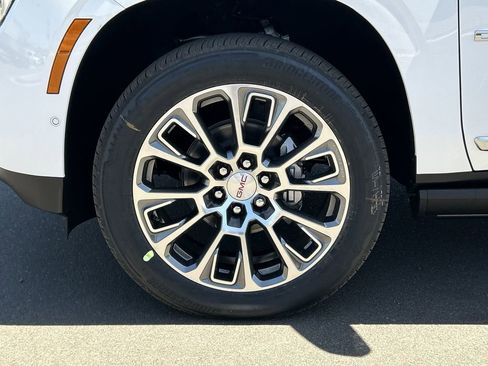 New 2026 GMC Yukon Denali AWD/4WD image 34
