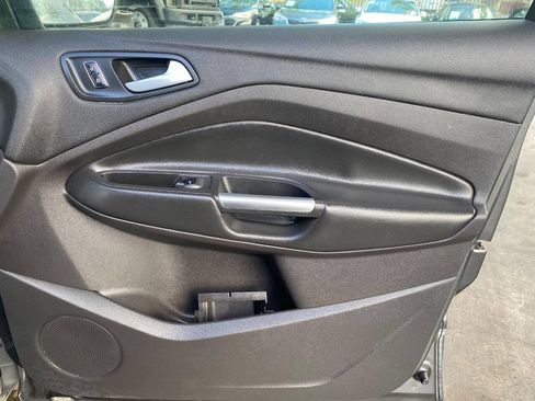 Used 2015 Ford Escape SE FWD image 14