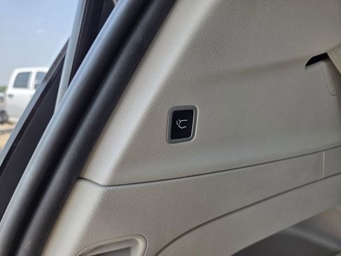 Used 2023 Chrysler Voyager LX FWD image 26