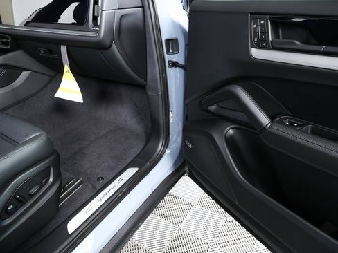 New 2026 Porsche Cayenne S image 26