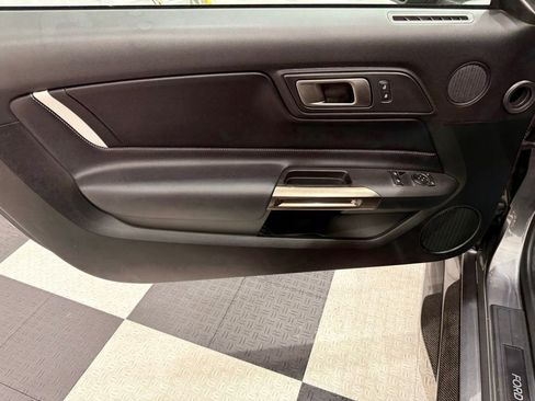Used 2021 Ford Mustang Shelby GT500 w/ Carbon Fiber Track Pack image 13