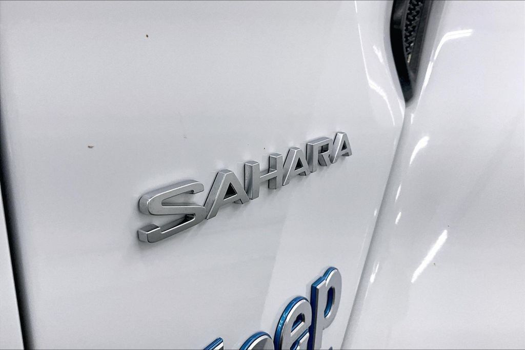 Used 2024 Jeep Wrangler Unlimited Sahara AWD/4WD image 30