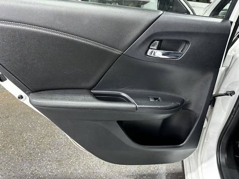 Used 2016 Honda Accord Sport image 22