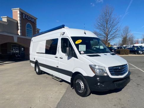 Used 2016 Freightliner Sprinter 3500 image 9