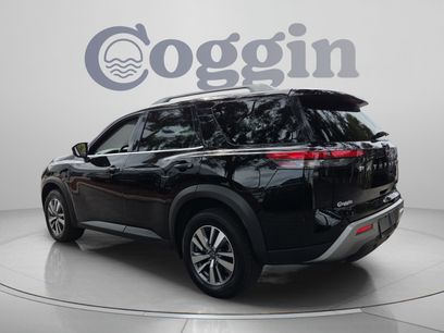 Used 2025 Nissan Pathfinder SL