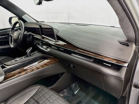 Used 2022 Cadillac Escalade ESV Sport Platinum RWD image 34
