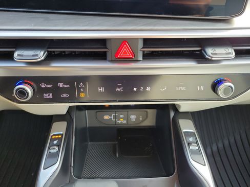 Certified 2025 Kia Sorento X-Line EX image 35