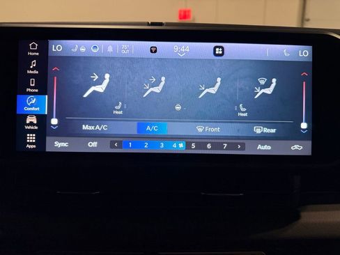 Used 2025 Jeep Gladiator Sport AWD/4WD image 22