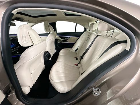 Certified 2025 Mercedes-Benz E 350 Sedan w/ MBUS Superscreen Package image 25