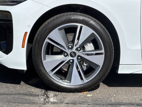 Used 2025 Audi A6 e-tron Premium RWD image 37