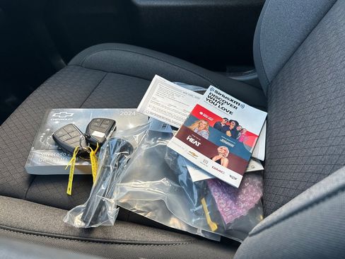 Used 2024 Chevrolet Silverado 2500 Custom w/ Custom Value Package image 48