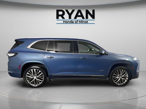 Used 2025 Buick Enclave Avenir AWD/4WD image 7