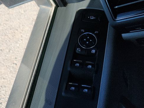 Used 2022 Ford F250 XLT w/ XLT Value Package AWD/4WD image 17