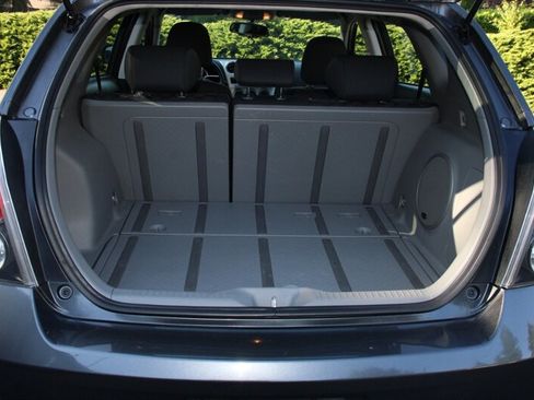 Used 2009 Pontiac Vibe AWD w/ Sun And Sound Package image 16