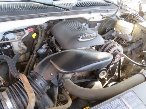 Used 2006 Chevrolet Silverado 1500 W/T AWD/4WD image 22