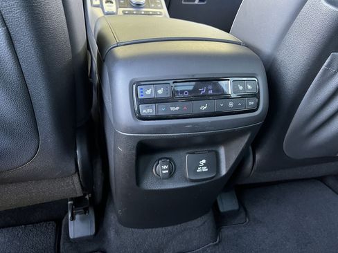 Used 2024 Hyundai Palisade Calligraphy FWD image 25