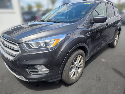 Used 2018 Ford Escape SEL AWD/4WD image 3