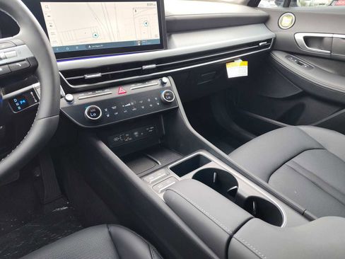 New 2025 Hyundai Sonata Limited image 25