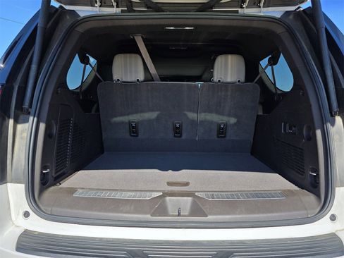 Used 2023 Chevrolet Suburban Z71 w/ Luxury Package image 26