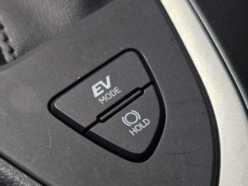 Used 2023 Lexus UX 250h FWD image 25