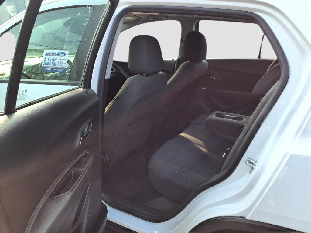 Used 2020 Chevrolet Trax LS FWD image 31