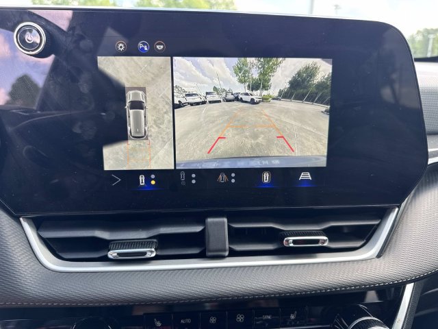 Used 2025 Chevrolet Equinox LT w/ Convenience Package II FWD image 26