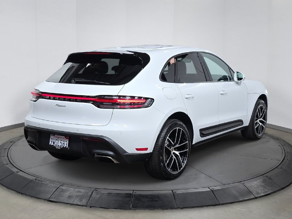 Certified 2026 Porsche Macan AWD/4WD image 7
