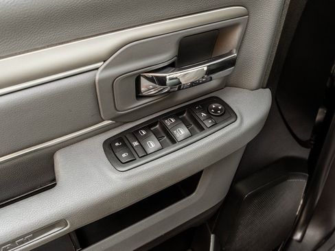 Used 2019 RAM 1500 Classic SLT w/ Black Appearance Group image 16