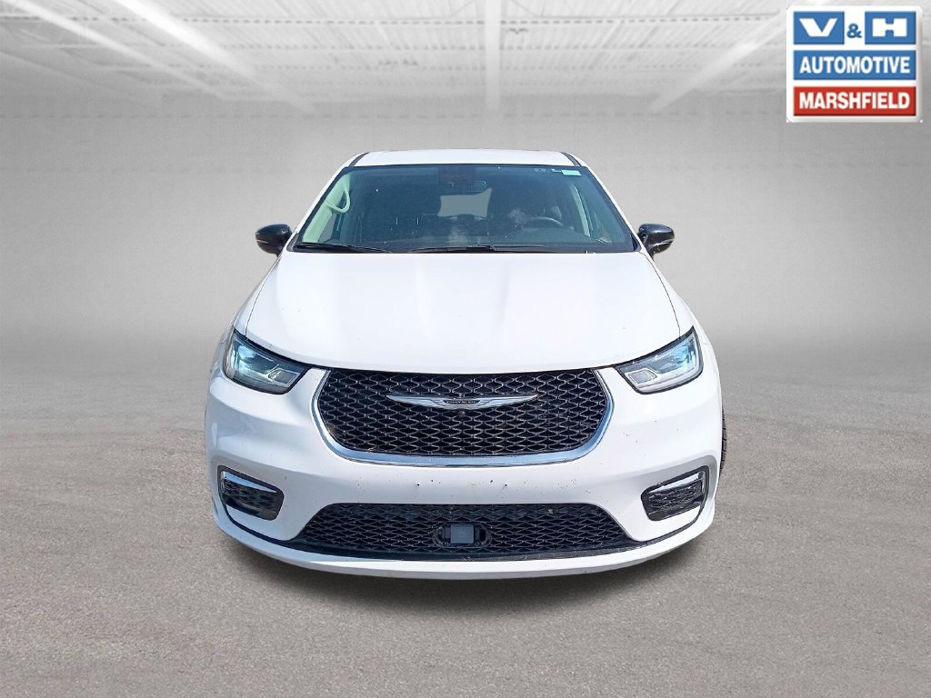 Used 2024 Chrysler Pacifica Touring-L FWD image 8
