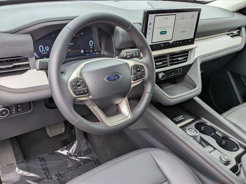 New 2025 Ford Explorer Active w/ Active Comfort Package image 3