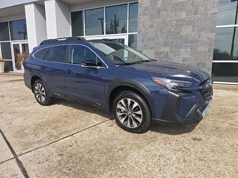 Used 2025 Subaru Outback Limited image 2