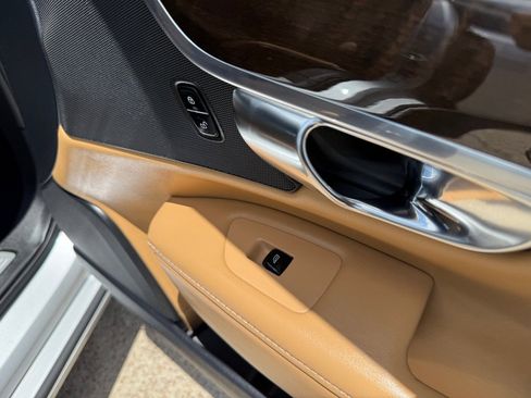 Used 2017 Volvo S90 T6 Momentum w/ Vision Package image 23