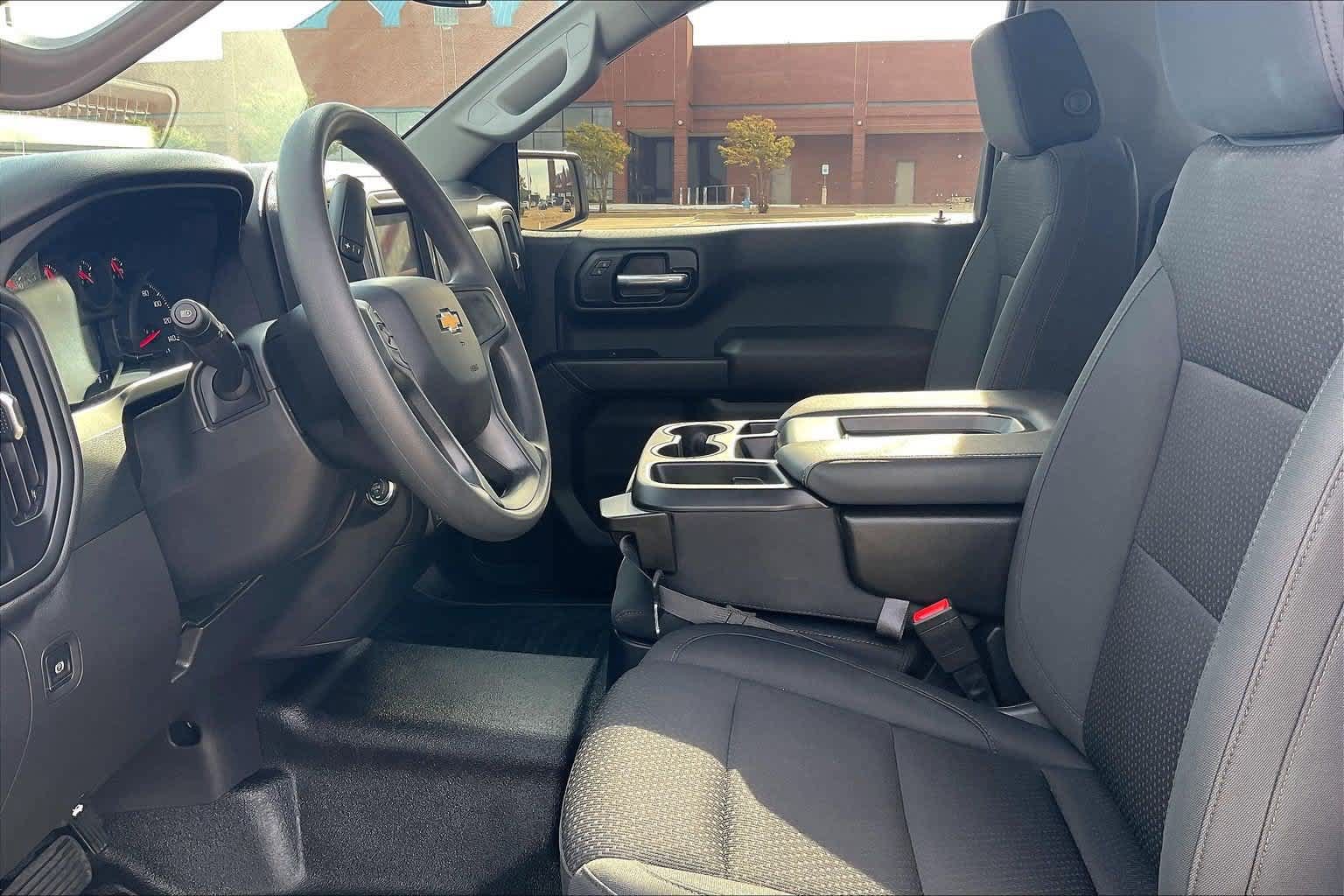 Used 2026 Chevrolet Silverado 1500 W/T w/ WT Safety Package RWD image 2
