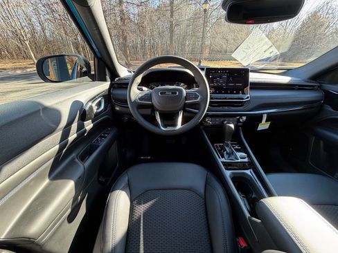 New 2026 Jeep Compass Latitude image 13