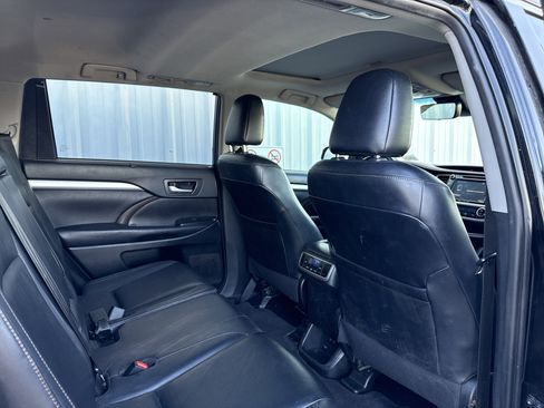 Used 2019 Toyota Highlander XLE image 33