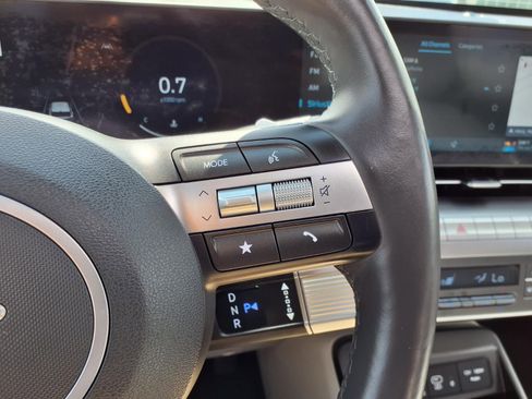 Used 2024 Hyundai Kona Limited image 17