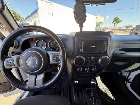 Used 2018 Jeep Wrangler Unlimited Sport AWD/4WD image 30