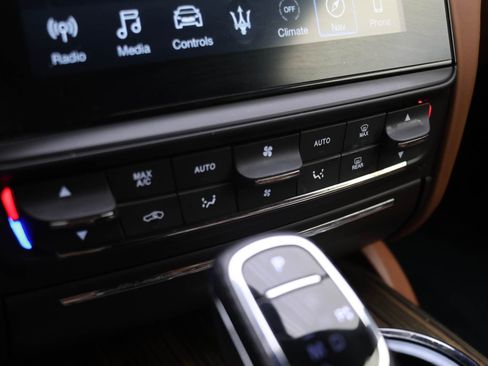 Used 2020 Maserati Quattroporte S GranSport Q4 image 13