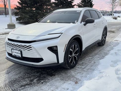 Used 2025 Toyota Crown Signia image 36