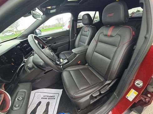 Used 2024 Chevrolet Trax RS w/ Sunroof Package FWD image 16