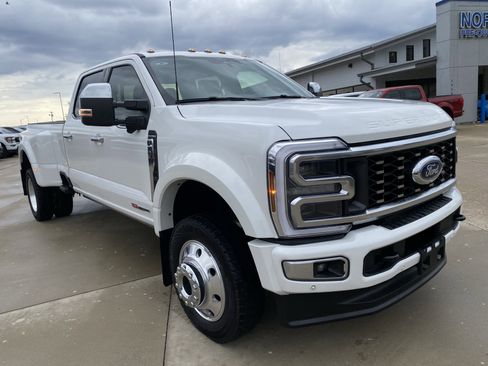 Used 2026 Ford F450 Platinum w/ Platinum Plus Package AWD/4WD image 3