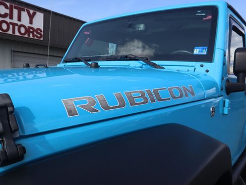 Used 2018 Jeep Wrangler Unlimited Rubicon w/ Cold Weather Group image 23