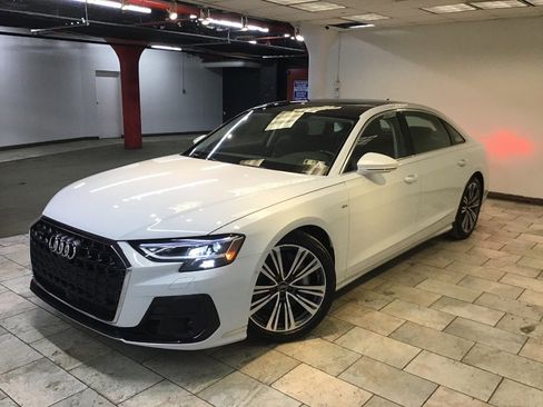 Used 2023 Audi A8 L 3.0T image 3