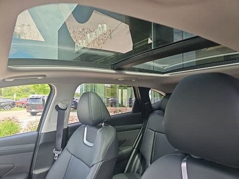 Certified 2025 Hyundai Tucson Limited FWD image 27