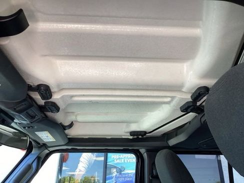 Used 2025 Jeep Wrangler Unlimited Sahara AWD/4WD image 31